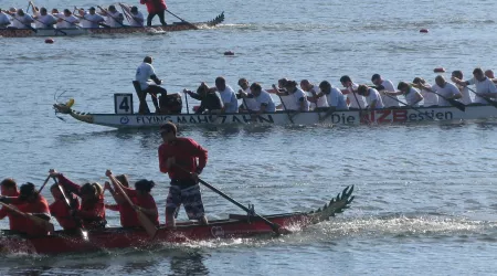 Dragon Boat on the rock ! 