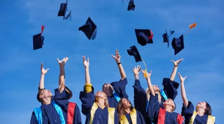 Félicitations aux jeunes diplômés !