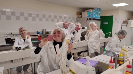 TP de microbiologie 1ère STAV option transformation