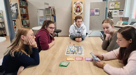 Jeu de plateau : apprendre et réviser autrement