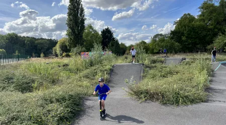 Acrobates sur deux roues 🛴