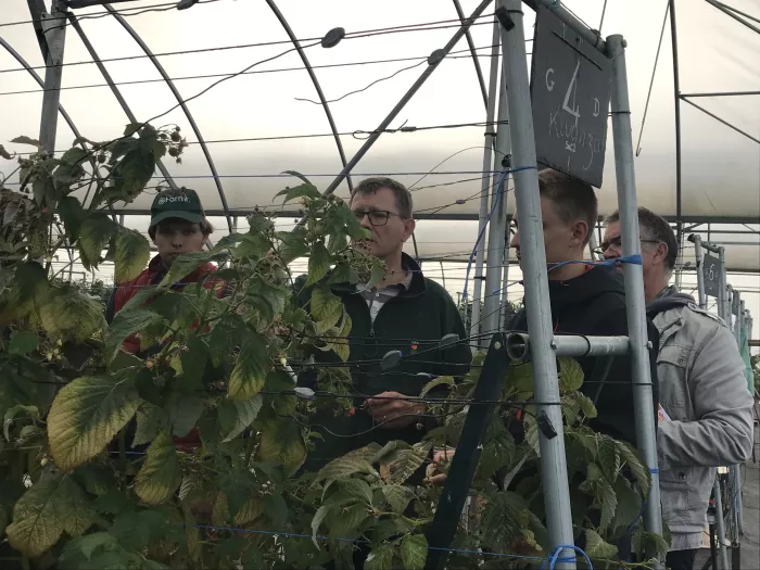 Les étudiants en 2ème année de BTSA ACSE visitent l’exploitation de M. Demoury