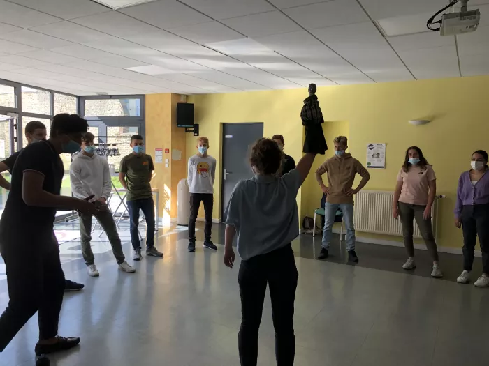 Les élèves de TSTAV au Festival Mondial des Théâtres de marionnettes