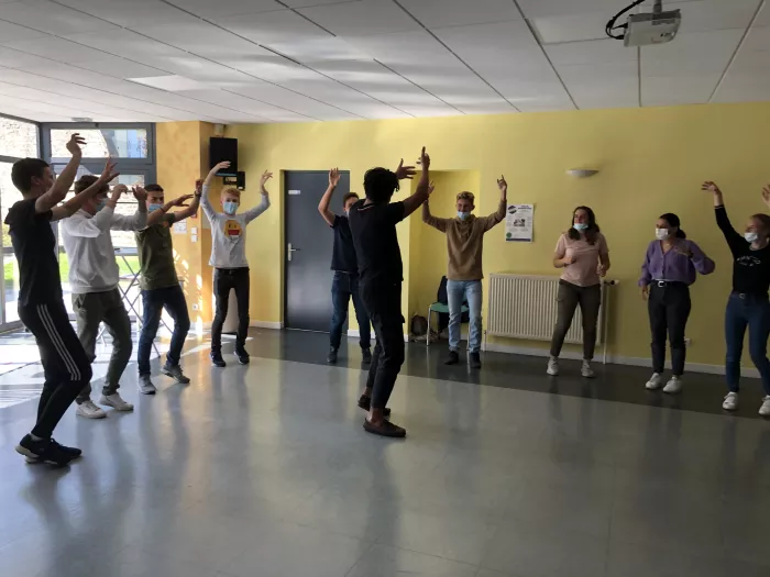 Les élèves de TSTAV au Festival Mondial des Théâtres de marionnettes