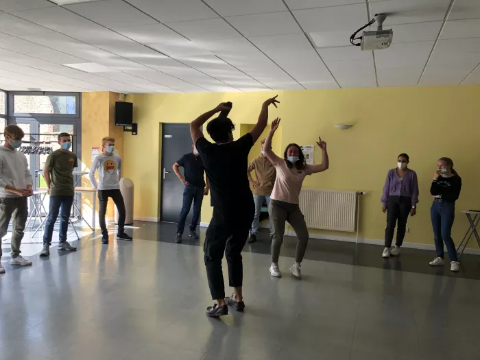 Les élèves de TSTAV au Festival Mondial des Théâtres de marionnettes