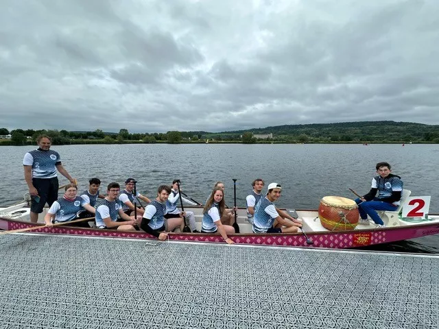 Compétition de Dragon Boat dans le cadre de l'option sport