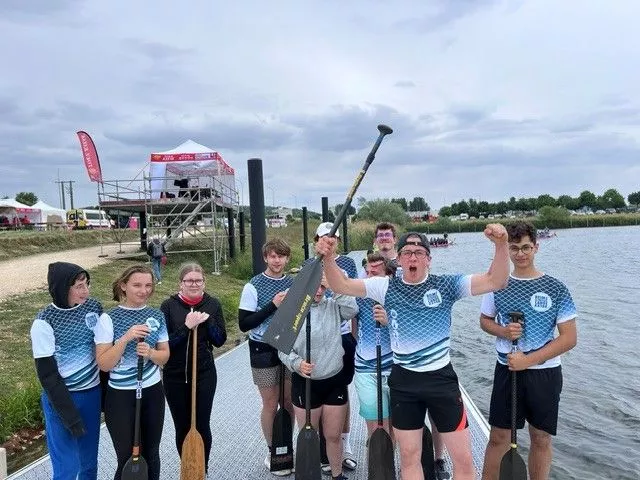 Compétition de Dragon Boat dans le cadre de l'option sport