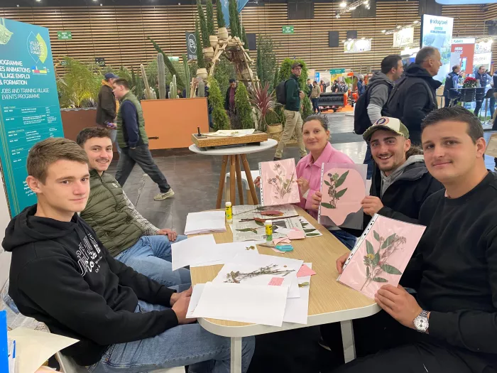 Deux apprentis en BTS AP : jury au Carré des jardiniers