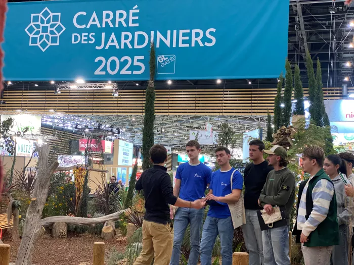 Deux apprentis en BTS AP : jury au Carré des jardiniers